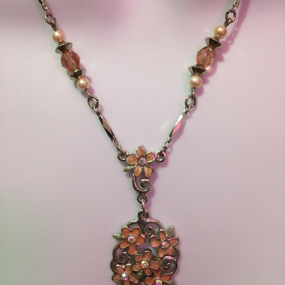 Charming Floral Pendant Necklace in Silver and Gold